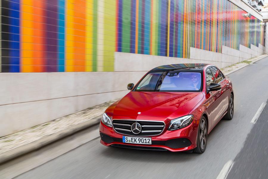  Mercedes-Benz E300 Avantgarde Line 2016 года  (фото 18 из 26)